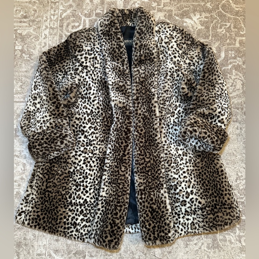 VINTAGE Monterey Fashions Faux Leopard 🐆 Fur Coat 🧥